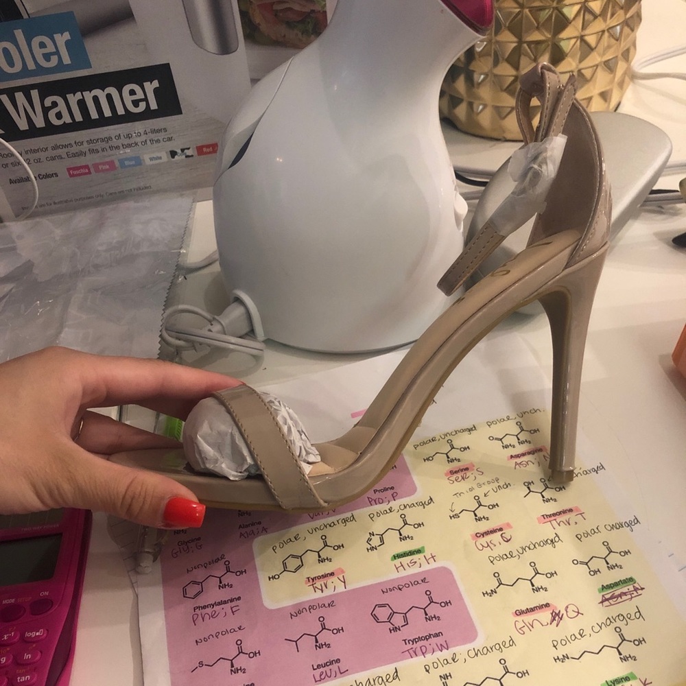 NEVER WORN lulus nude heels
